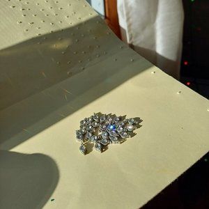 25 Sew On Cubic Zirconia Rhinestone Silver Plated Connector (2 holes)